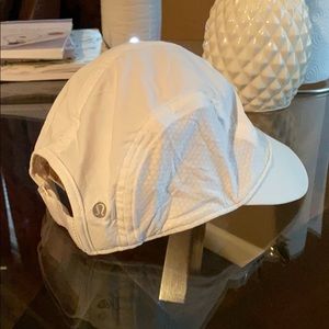 New* Lululemon white hat